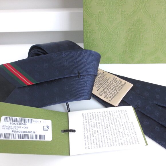 NWT GUCCI MEN'S SILK LOGO EMBROIDERY PSAG NAVY BLUE - Picture 9 of 10